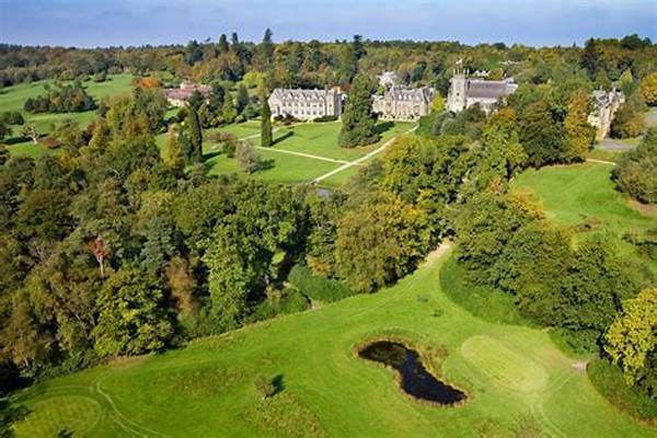 Upscale Resort Accommodations For Golfers