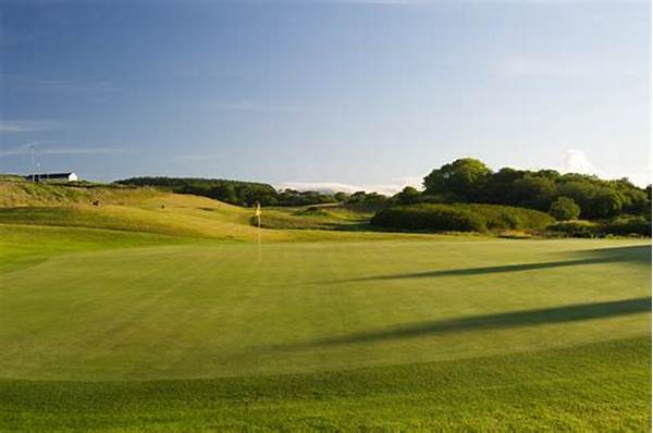 Play Golf Close To V&a